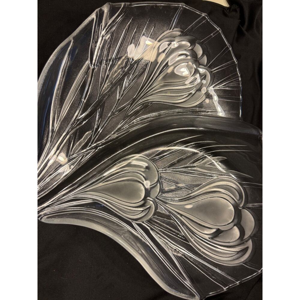 Mikasa 17" x 15" Crystal ClearCrocus Flower Serving Platter and Heart Shape Dish